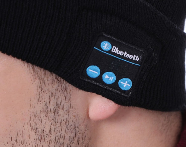 Распродажа от Cafago: смартфоны, шапки с Bluetooth и не только. Фото.