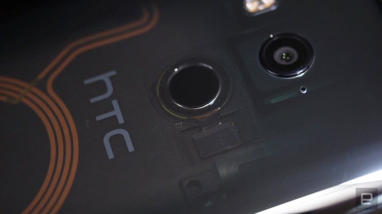 У смартфонов HTC в 2018 году будет то, что нравится пользователям. Фото.