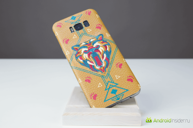 Индивидуальность в коже. Наклейки из кожи. Индивидуальность в коже. Наклейки из кожи. Фото.