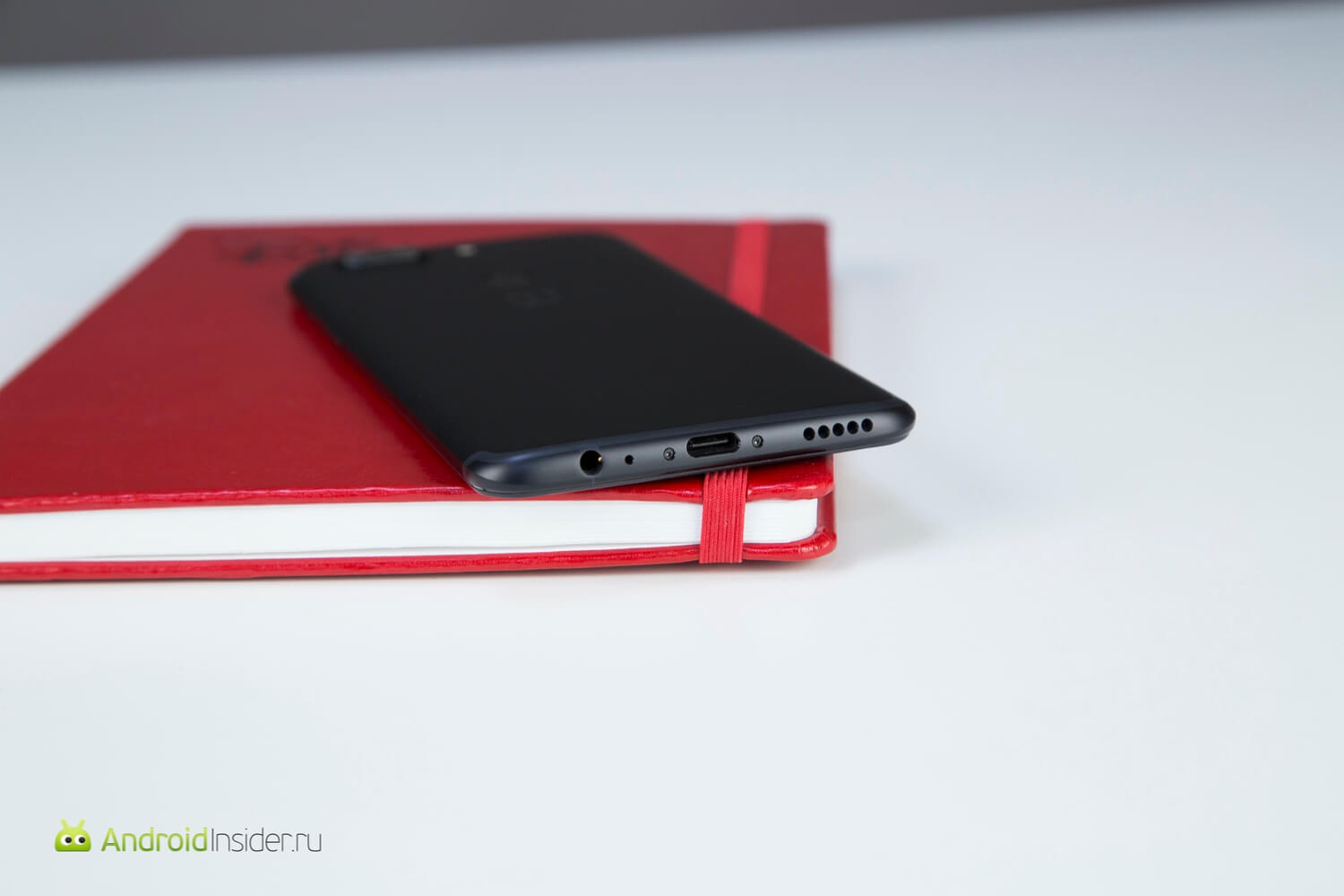 Видеообзор: OnePlus 5T — почти отличный смартфон! Впечатления. Фото.