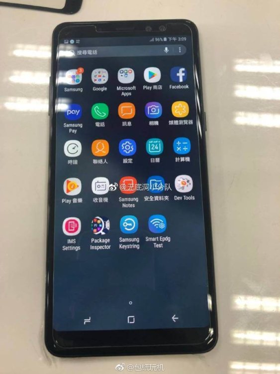 Samsung Galaxy A8+ показался на «живых» фото. Фото.