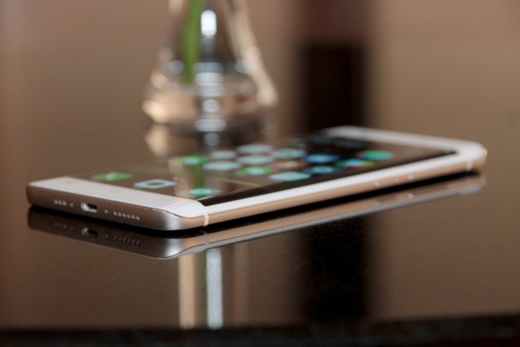 Vivo начала официально продавать свои смартфоны в России. Vivo начала официально продавать свои смартфоны в России. Фото.