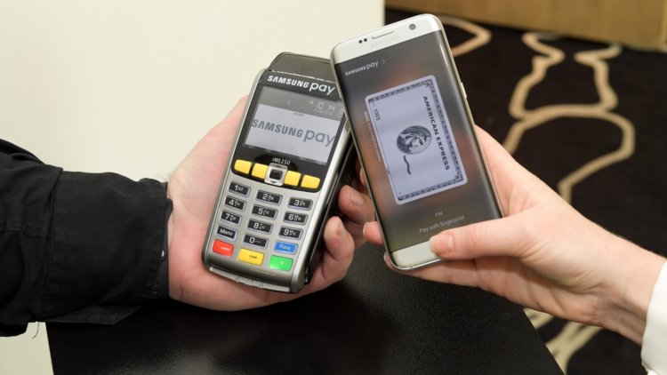 Samsung Pay в России заработал с картами «МИР». Фото.