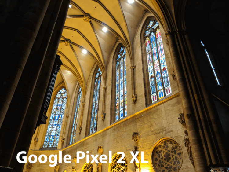 Видеообзор: Сравнение камер Google Pixel 2 и iPhone X. Сравнение камер. Фото.
