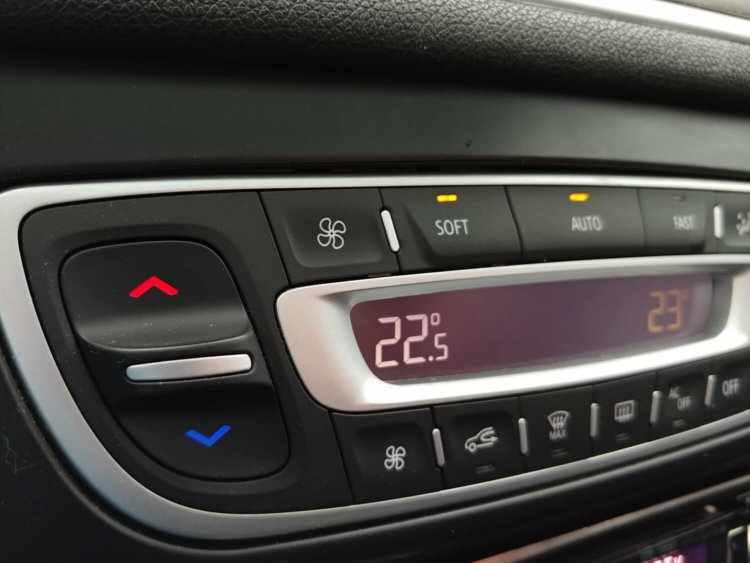 Видеообзор: LG V30 — тонкости ценообразования от LG. Видеообзор: LG V30 — тонкости ценообразования от LG. Фото.