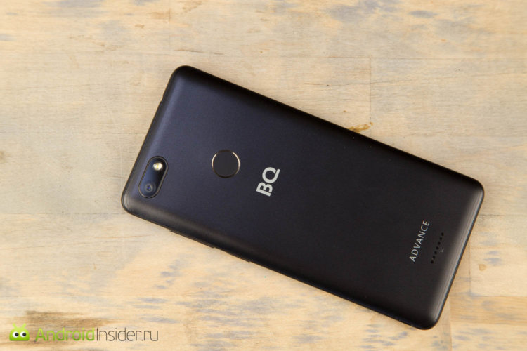 Распознавание лица за 8000 рублей: обзор смартфона BQ Advance. А с виду как? Фото.