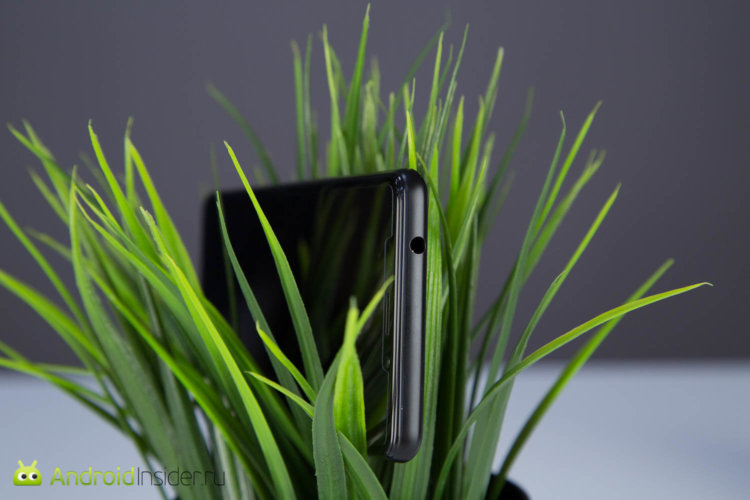 Распознавание лица за 8000 рублей: обзор смартфона BQ Advance. А с виду как? Фото.