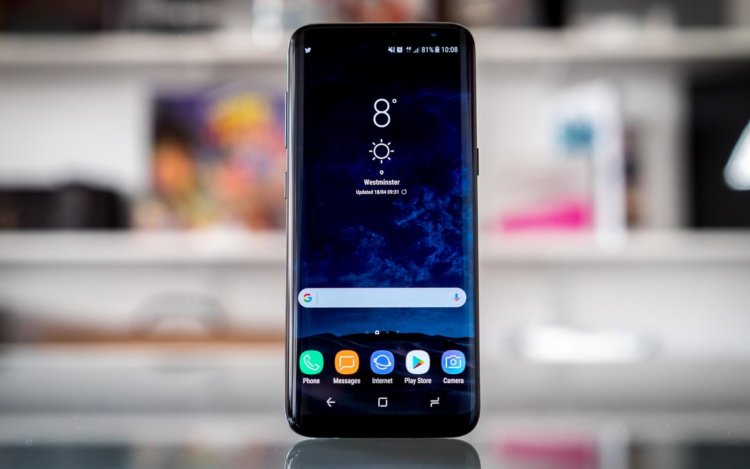 Самые компактные смартфоны (февраль 2018). Samsung Galaxy S8. Фото.