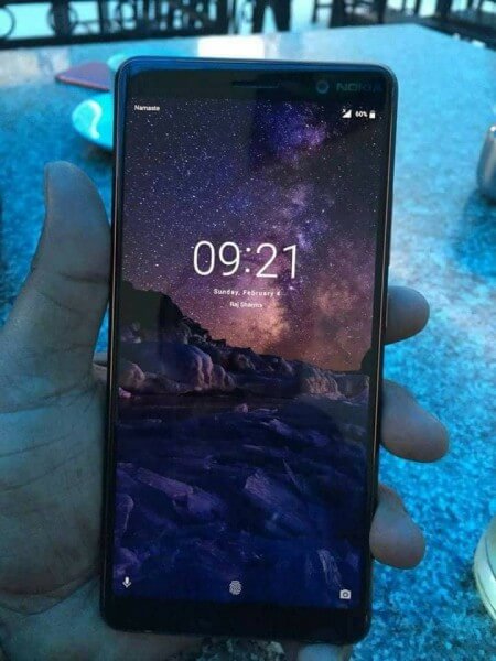 Nokia 7 Plus показался на «живом» фото. Фото.