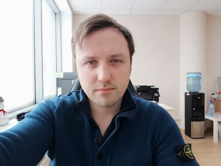 Видеообзор: Honor View 10 — достойная новинка для ценителей бренда. Яркий пример ИИ в смартфонах. Видеообзор: Honor View 10 — достойная новинка для ценителей бренда. Яркий пример ИИ в смартфонах. Фото.