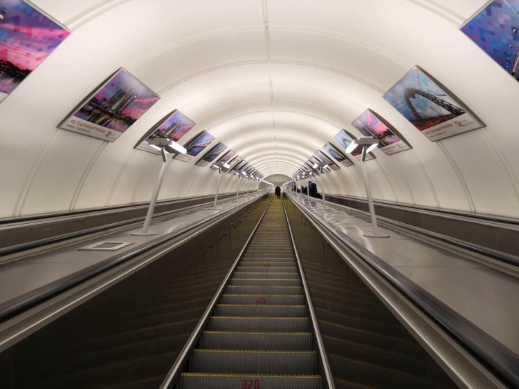 Видеообзор: Honor View 10 — достойная новинка для ценителей бренда. Яркий пример ИИ в смартфонах. Видеообзор: Honor View 10 — достойная новинка для ценителей бренда. Яркий пример ИИ в смартфонах. Фото.