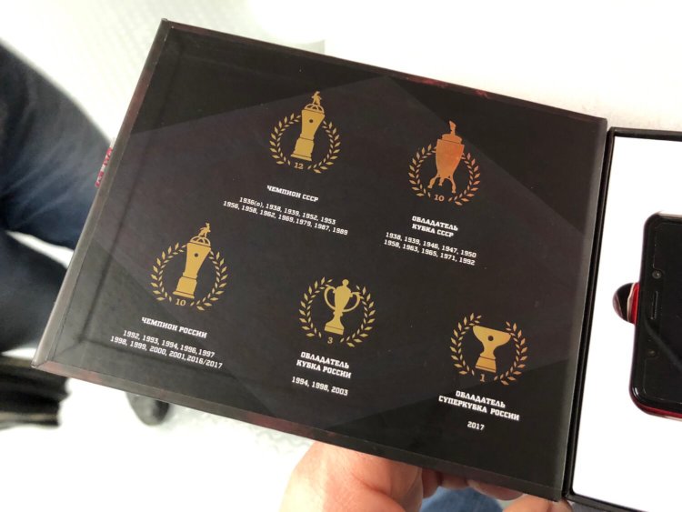 Смартфон настоящего болельщика. Тот самый BQ Advance Spartak Edition. Смартфон настоящего болельщика. Тот самый BQ Advance Spartak Edition. Фото.