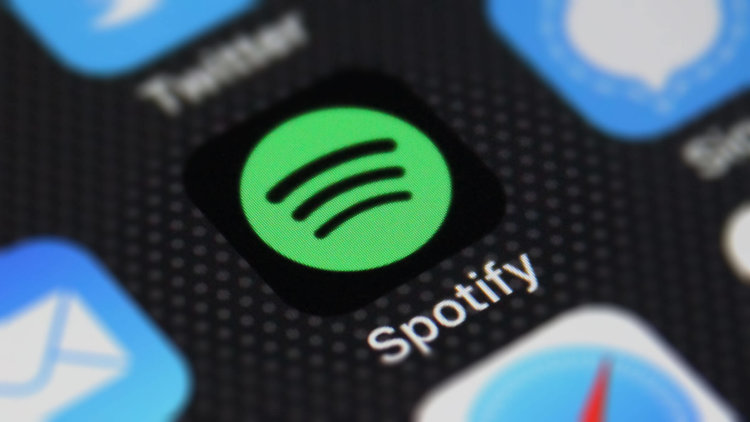Spotify выпустил экспериментальное приложение Stations. Фото.