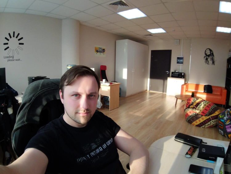 Видеообзор: Sony XA2 — достойный член своего семейства. Камера. Видеообзор: Sony XA2 — достойный член своего семейства. Камера. Фото.