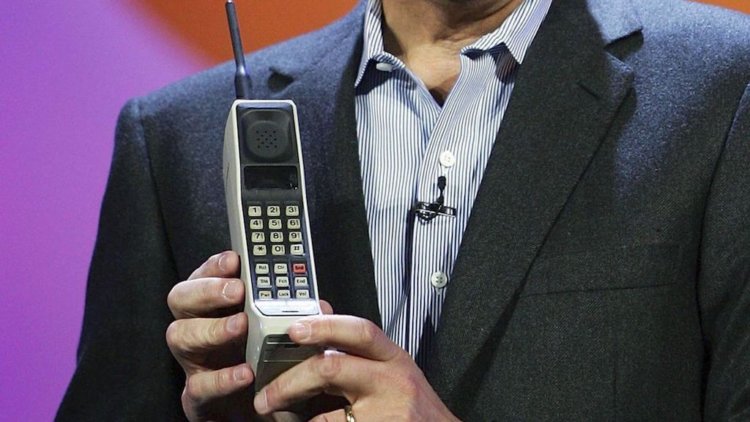 Юбилей технологий: первому мобильному звонку исполнилось 45 лет. Фото.