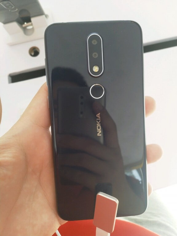 Nokia X6 — это Huawei P20 Lite на голом Android? Фото.