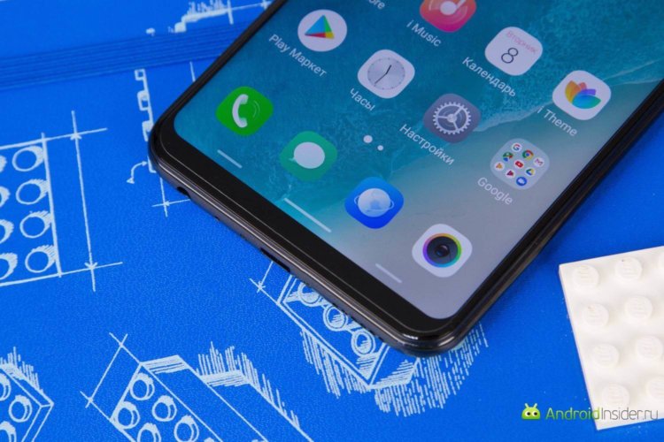 Vivo V9 — еще один смартфон в популярном сегменте. Интересные особенности операционной системы. Фото.