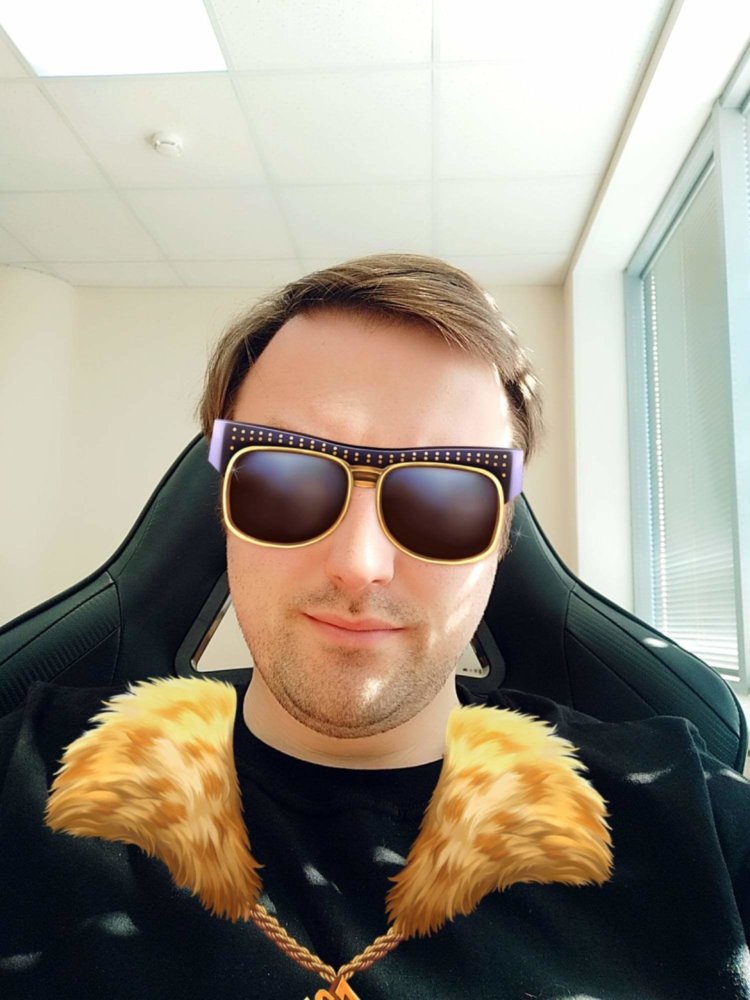 Vivo V9 — еще один смартфон в популярном сегменте. Три камеры с двух сторон. Фото.