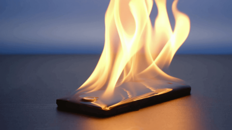Samsung снова стала фигурантом дела о возгорании смартфона. Фото.
