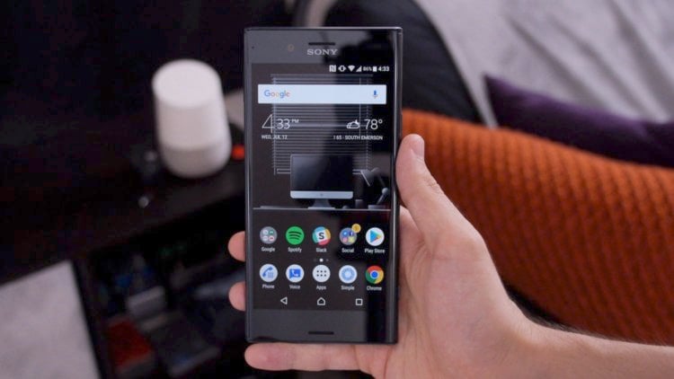 Sony отказывается от фирменной оболочки для смартфонов Xperia. Фото.