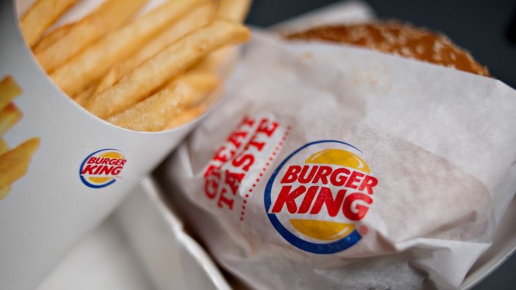 Приложение со скидками «Бургер Кинга» шпионит за вами через экран смартфона. Фото.