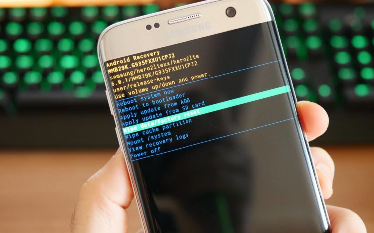 Тысячи Android-устройств оказались под угрозой взлома. Фото.