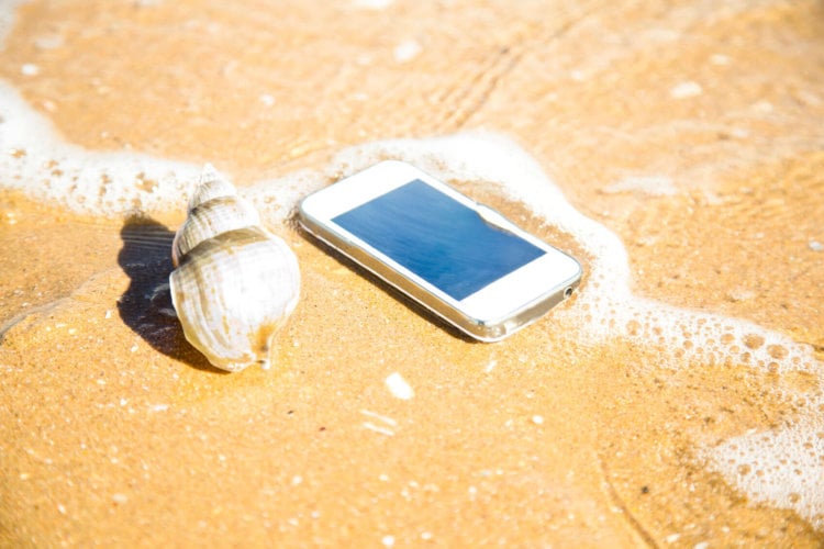 Как защитить свой смартфон от жары и солнца. Выбирайте правильный чехол. Фото.