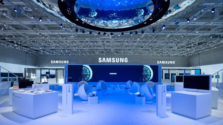 Еще одна августовская презентация Samsung. Фото.