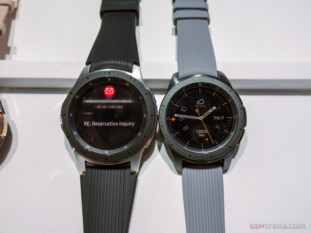 Samsung galaxy watch сравнение. Samsung Galaxy watch 4 42mm vs 46 mm. Galaxy watch 46 vs 42 mm. Samsung watch 42mm. Samsung Galaxy watch 42mm.