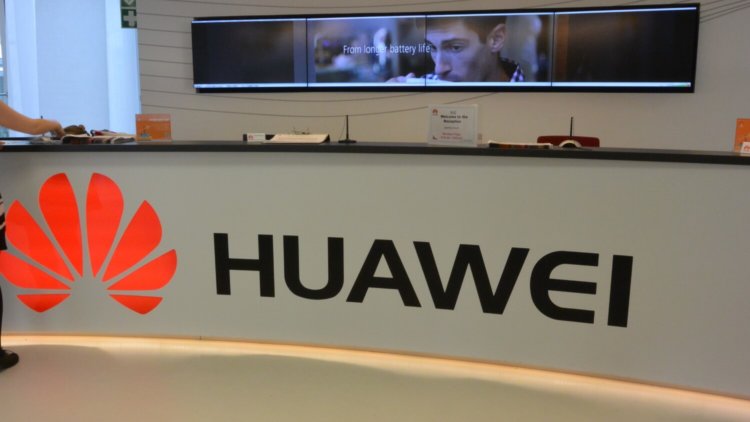 Huawei Mate 20 Lite. Эти пресс-рендеры — первые. Фото.