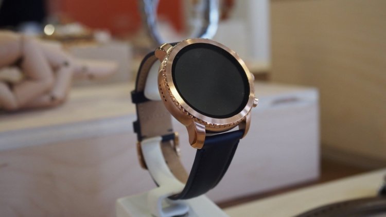 Q Ventures и Q Explorist: представлены стильные смарт-часы нового поколения от Fossil. Фото.