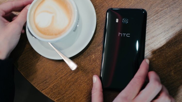 Sony и HTC рассказали, какие их смартфоны обновятся до Android 9 Pie. Фото.