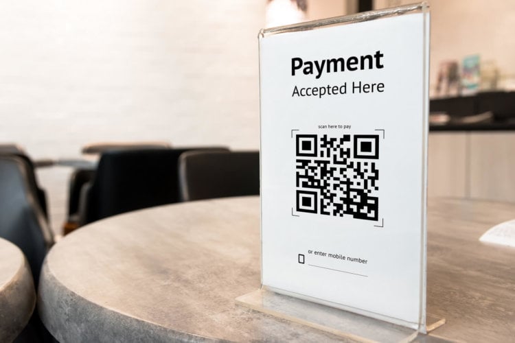 Провести транзакцию через Google Pay будет можно, отсканировав QR-код. Фото.