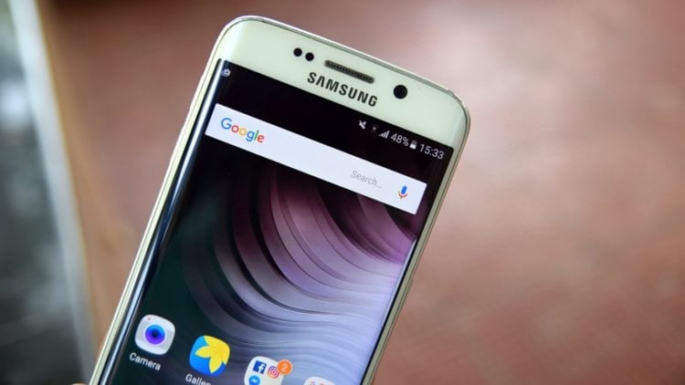 Samsung прекратила поддержку сразу двух флагманских смартфонов. Фото.