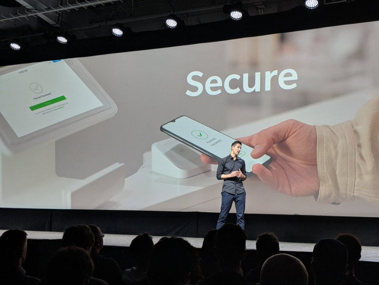 OnePlus 6T с каплевидной выемкой и дисплейным сканером отпечатка представлен официально. Фото.