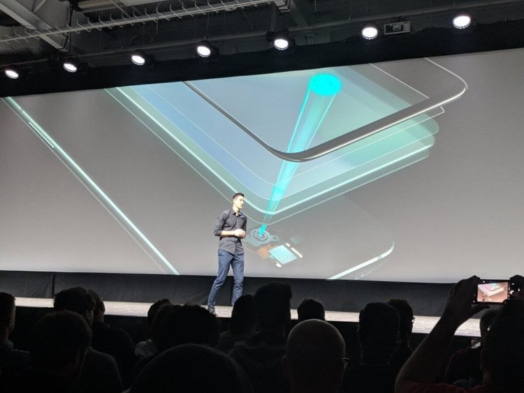 OnePlus 6T с каплевидной выемкой и дисплейным сканером отпечатка представлен официально. Фото.
