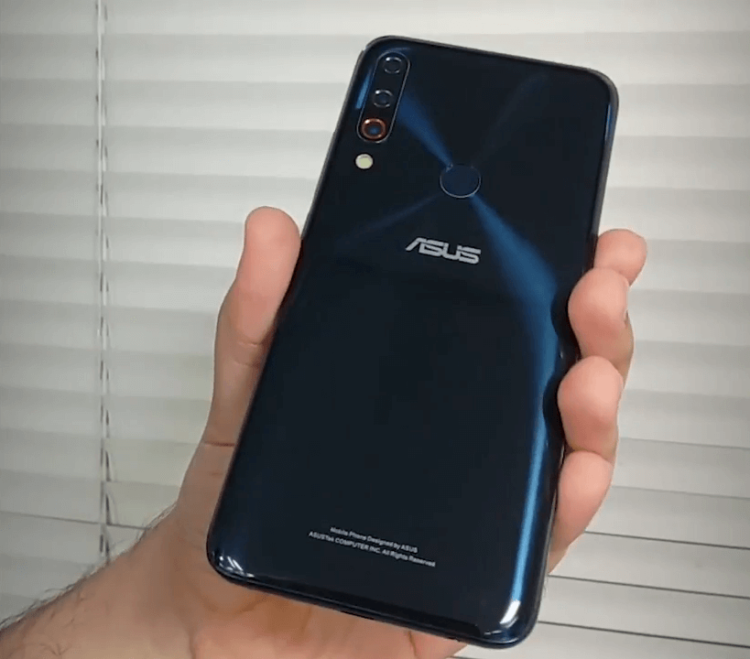 Asus ZenFone 6 подтверждает тренд 2019 года. Фото.