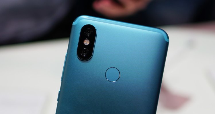 Xiaomi нарушила работу сканера отпечатков популярного смартфона. Фото.