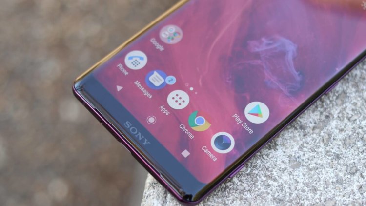 Россияне смогут бесплатно попользоваться флагманским Sony XZ3. Дисплей Sony XZ3. Фото.