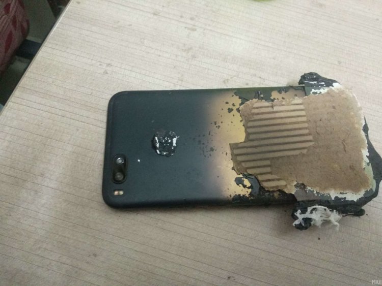 Вспоминаем Samsung: Смартфон Xiaomi на чистом Android взорвался. Как же произошло подобное? Фото.
