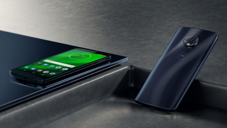 Экран Moto G7 — большой. Что же с батареей. Фото.