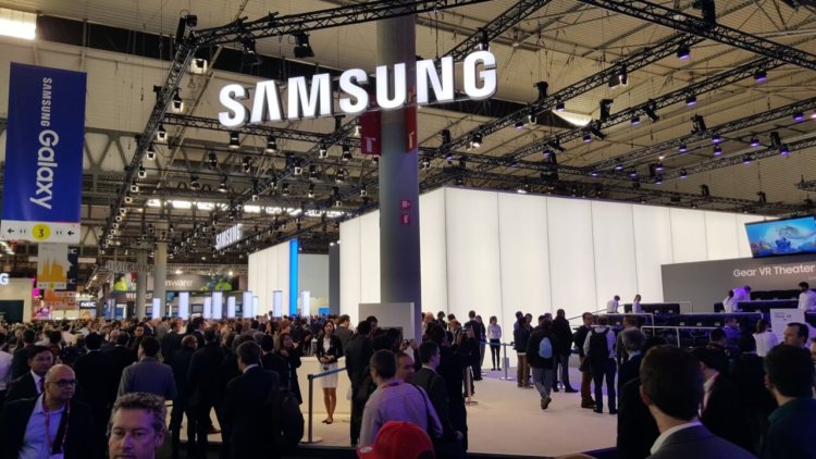 Какой Galaxy с Android 9 Pie представит Samsung на MWC 2019. Фото.