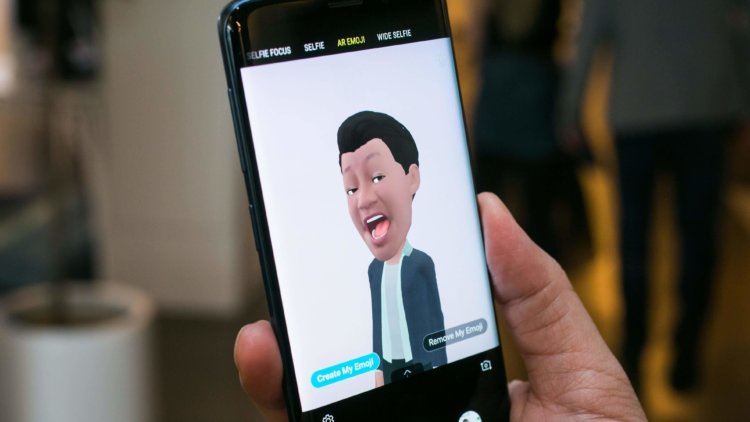 Samsung знатно опозорилась на рекламе своего смартфона. Снова. Фото.