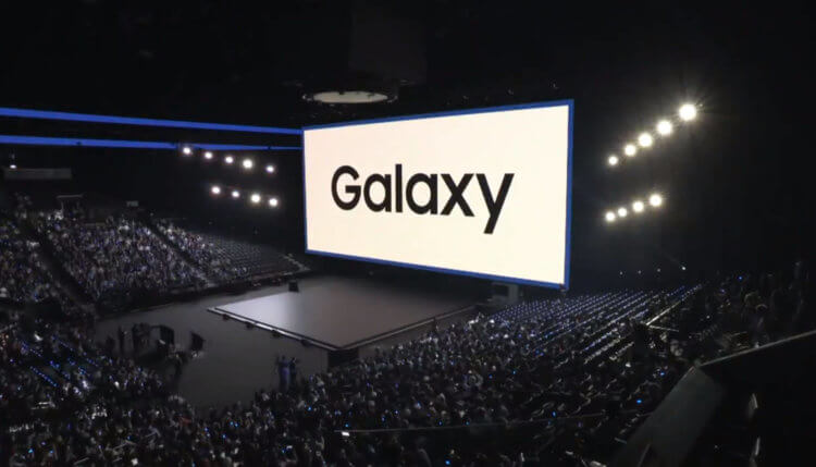 Пять смартфонов Samsung Galaxy S10 — различий много. Фото.