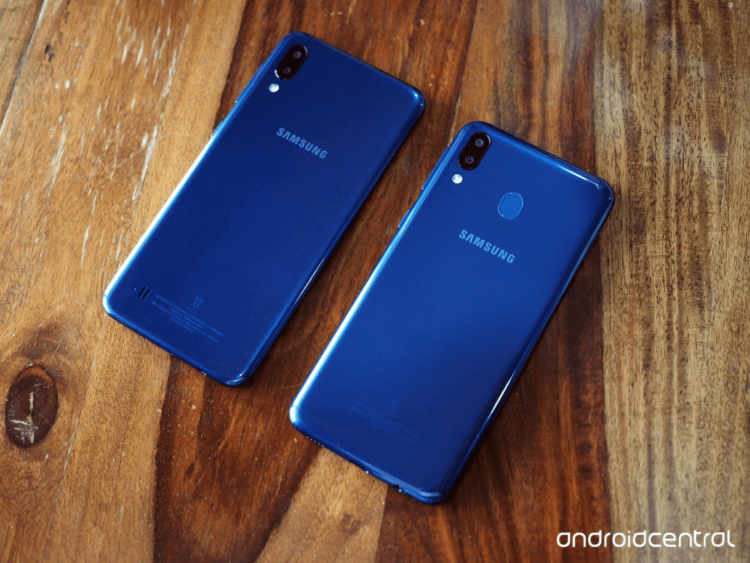 Представлены Samsung Galaxy M10 и M20 — конкуренты дешёвым смартфонам Xiaomi. Galaxy M10. Фото.