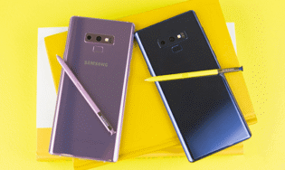 Samsung придумала, как избавиться от «челок» и «дырок» в экране, сохранив возможность делать селфи. Фото.