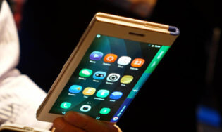 Складной Galaxy Fold показался на официальном видео. Фото.