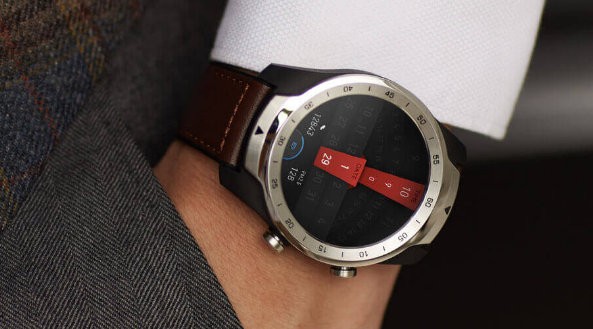Какие умные часы выбрать в пару к вашему Android-смартфону. TicWatch Pro. Фото.