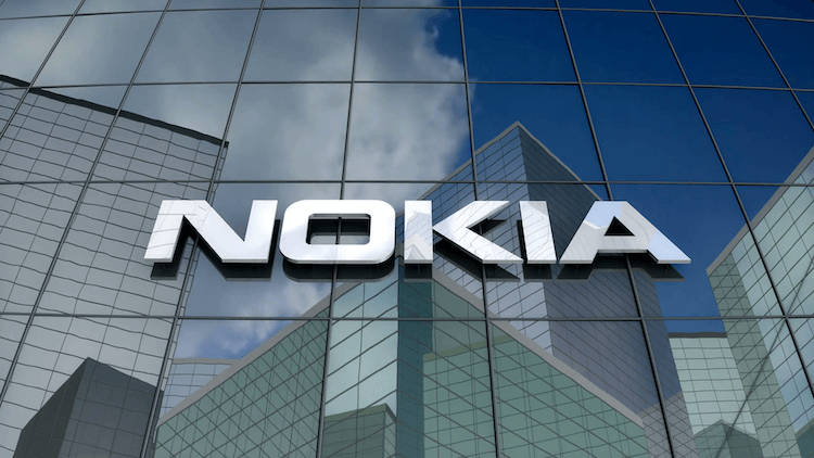 7 лет назад Nokia пошла ко дну. Но почему так произошло. Фото.