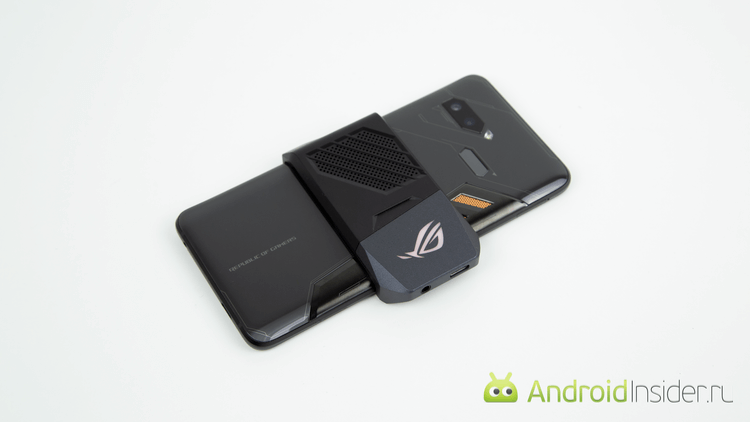 ASUS ROG Phone: самый игровой из всех смартфонов. Внешний охладитель корпуса. Фото.